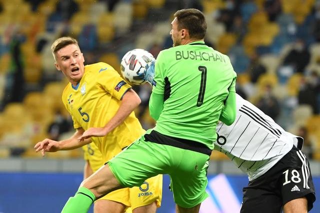 郑薇留在现场侦查决赛对手 日本23分大胜韩国